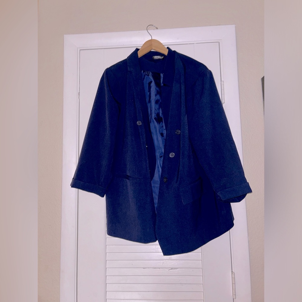 Blue two piece. - Picture 4 of 6